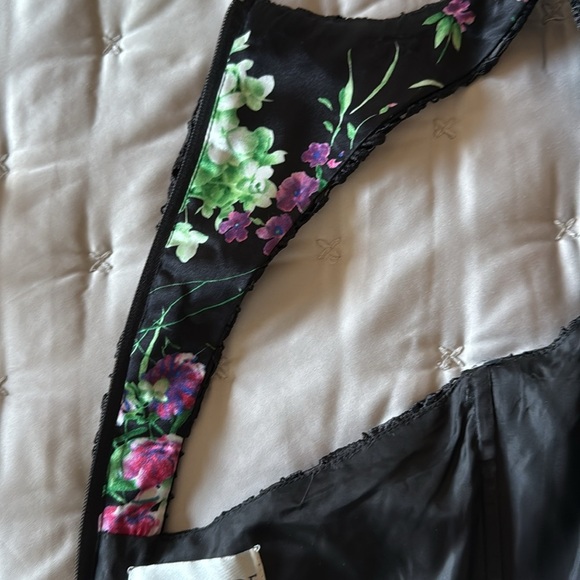 Vintage Y2K Masquerade Black Lace Tank Top Embellished witchy dark Crop Sz 7 EUC - Picture 5 of 7